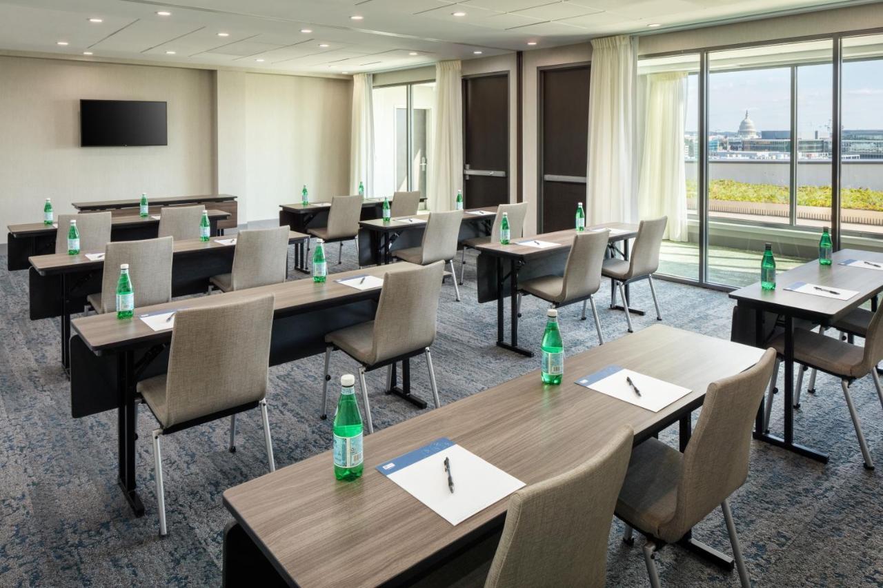 Hotel Express Dc Downtown By Ihg 3*